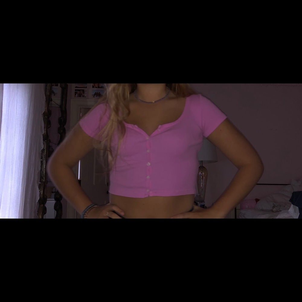 Brandy Melville ribbed button crop